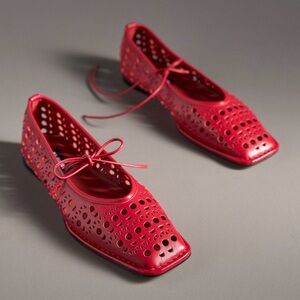 NEW - IN BOX WOMANS ALOHAS